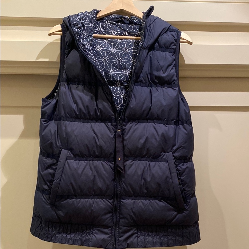 lululemon athletica Navy Quilted Hooded Puffer Vest with Patterned Lining